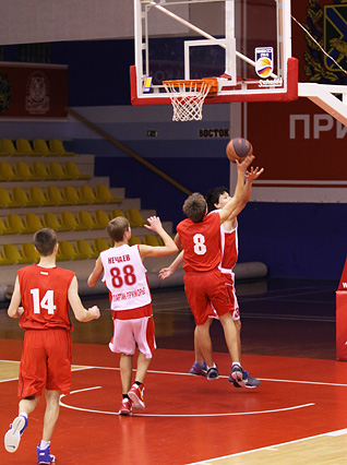 «Спартак-Приморье-98» стал чемпионом зонального этапа первенства России